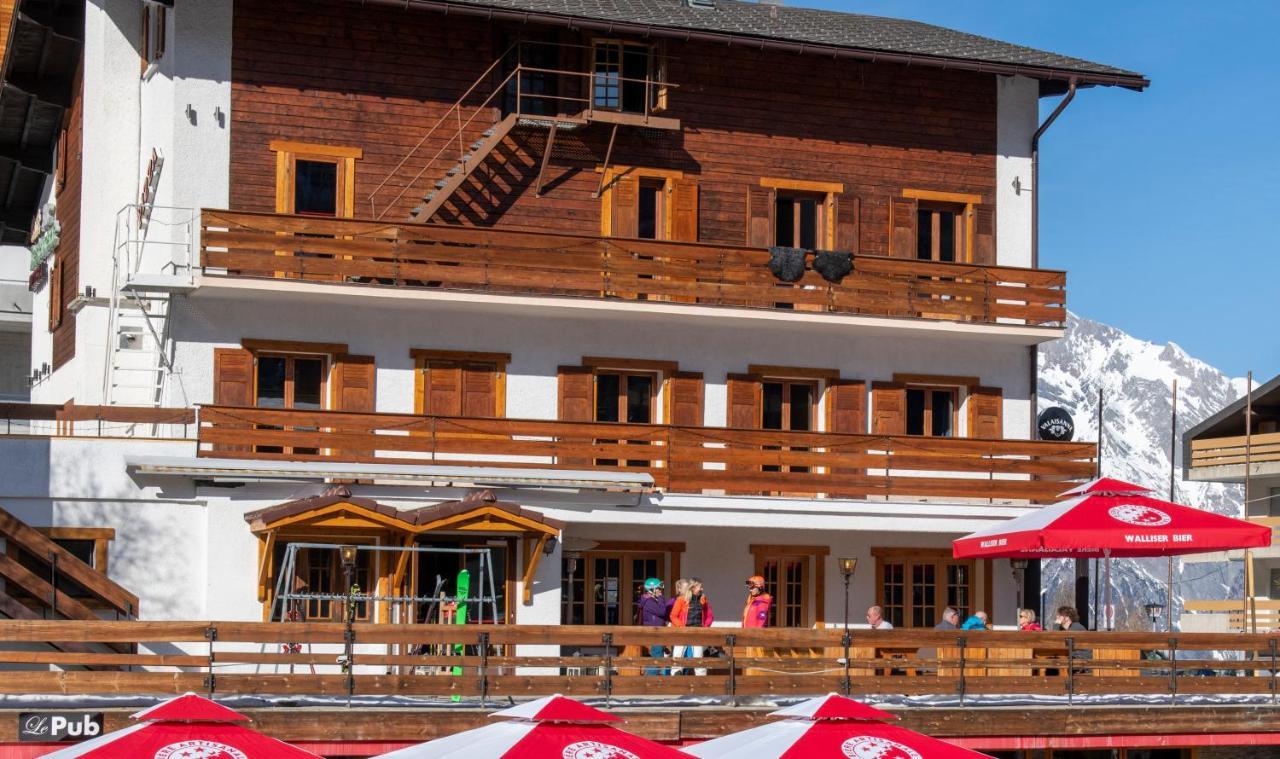 Hotel De La Poste Ла-Тзума Экстерьер фото